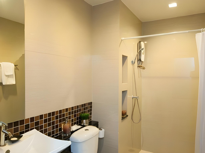 Bathroom 15