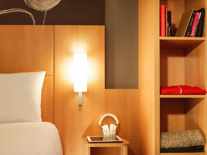 Bedroom 14
