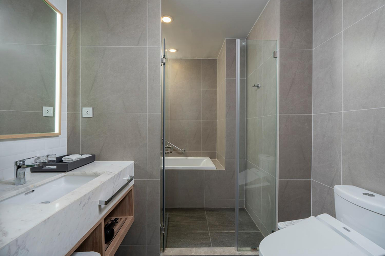 Bathroom 18