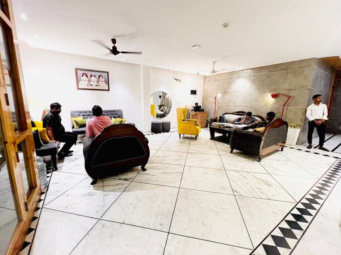 Public Area 2, Divine Inn Hotel Rajouri Garden, Delhi