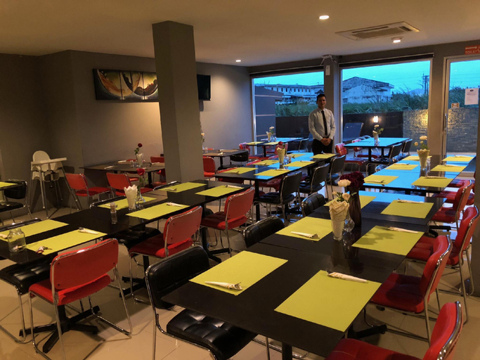 Food & Drinks 4, Dwella Suvarnabhumi, Bang Phli