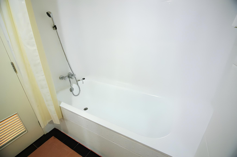 Bathroom 4
