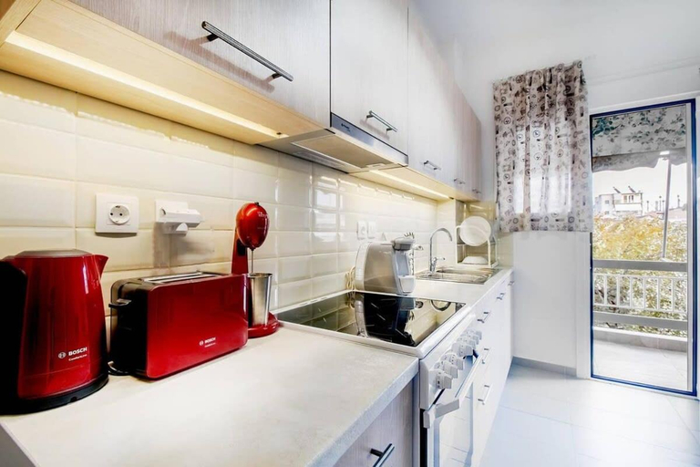 Others 5, Gazi apartment with Acropolis views, Attica