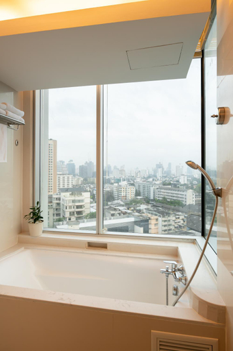Bathroom 25