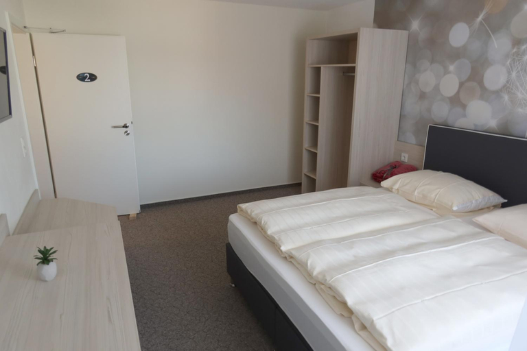 Bedroom 3, Hotel Waldoza, Kusel