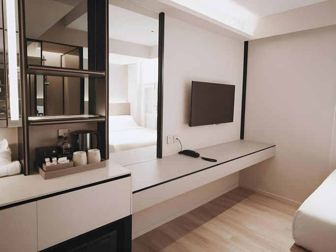 Bathroom 28