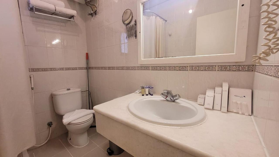 Bathroom 5, MANAZEL AJYAD HOTEL, Makkah
