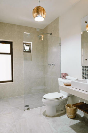 Bathroom 5, La Casa Carlota, Del Centro
