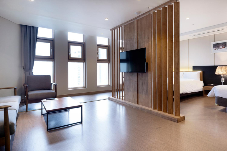 Bedroom 2, The First Stay Hotel, Gangseo