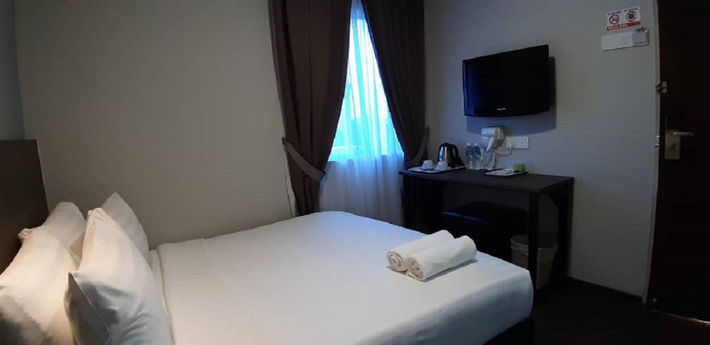Bedroom 13