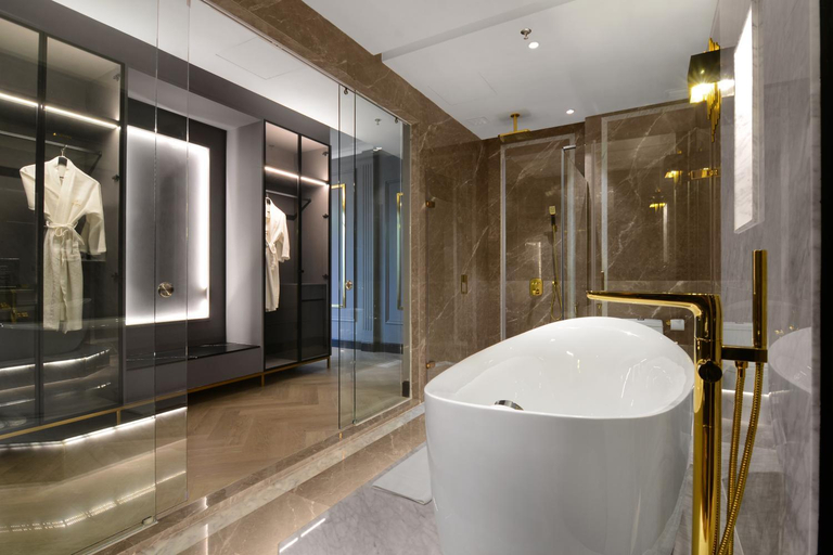 Bathroom 16