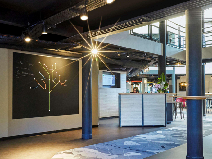 Public Area 2, ibis Styles Évry Lisses, Essonne