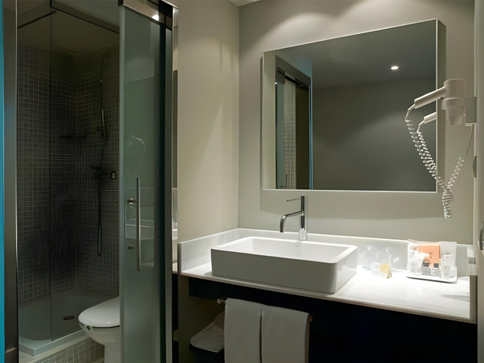 Bathroom, HG Cerler., Huesca