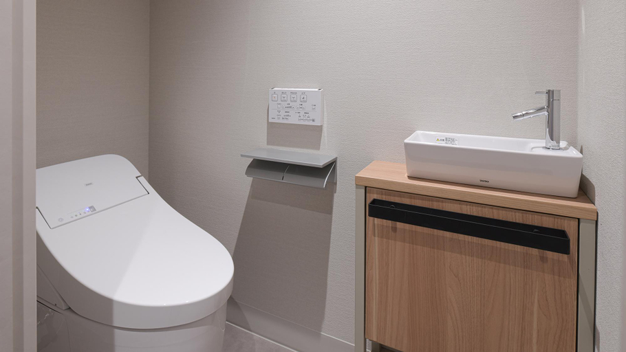 Bathroom 22