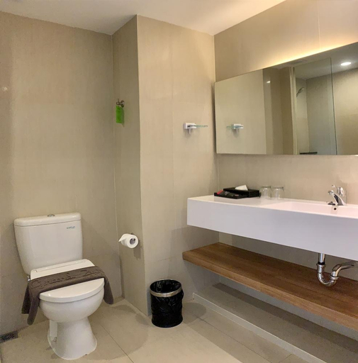 Bathroom 14