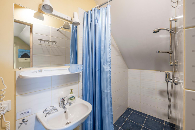 Bathroom 2, Provincija, Palangos