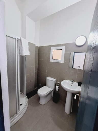 Bathroom 2, HTL Uygulama Oteli
