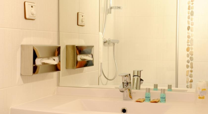 Bathroom 4, ibis Styles Antony Paris Sud, Hauts-de-Seine
