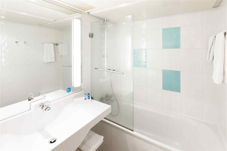 Bathroom 5, Novotel Amboise, Indre-et-Loire