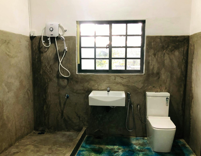 Bathroom 1, Barefoot Inn Kandy, K.F.G. & G. Korale