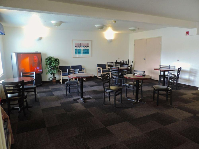 Food & Drinks 5, Motel 6 Seaside, Clatsop