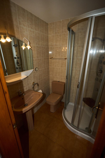 Bathroom 3, Europa Mar, Girona