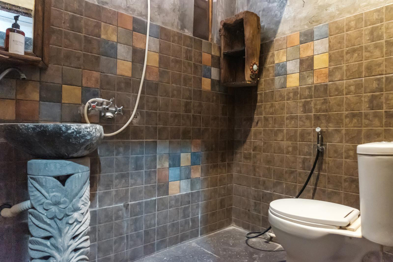 Bathroom 10