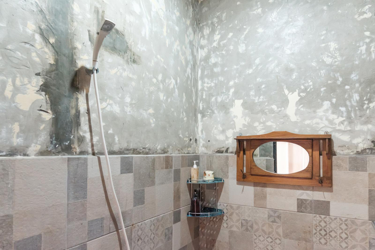 Bathroom 7