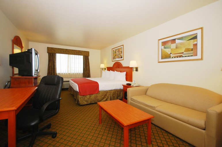 Bedroom 3, Best Western Henrietta Inn & Suites, Clay