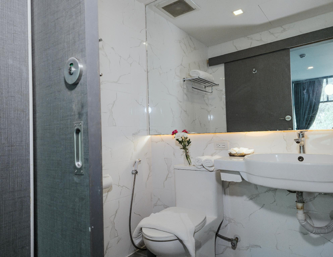 Bathroom 12