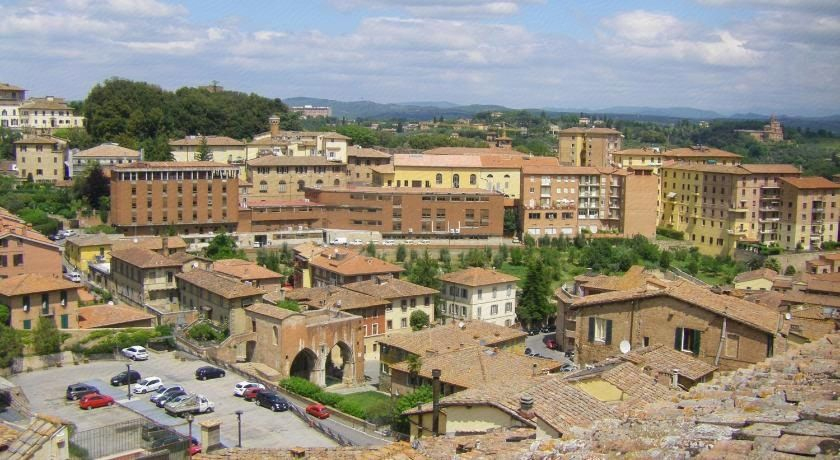 Others 5, Albergo Cannon d'Oro, Siena