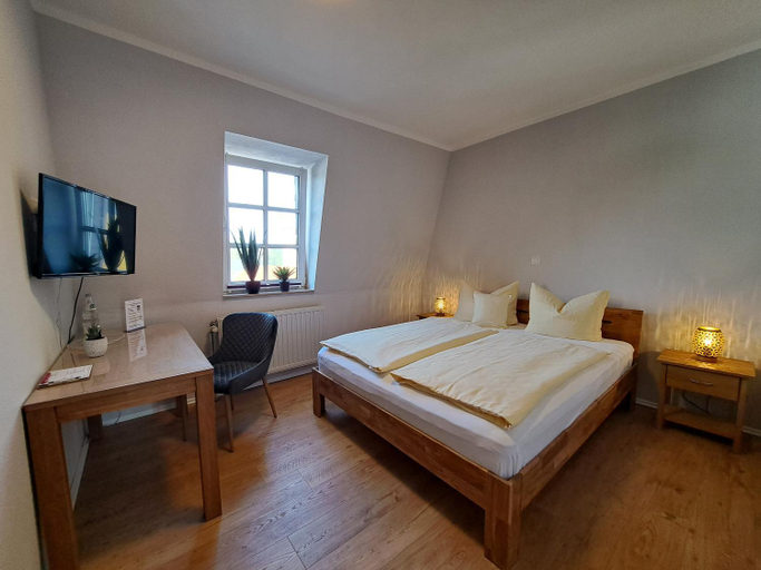 Bedroom 3, Hotel zum Hirsch, Altenburger Land