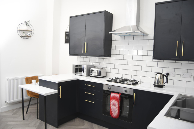 Others 5, Ashton House by SA Stays, Tameside