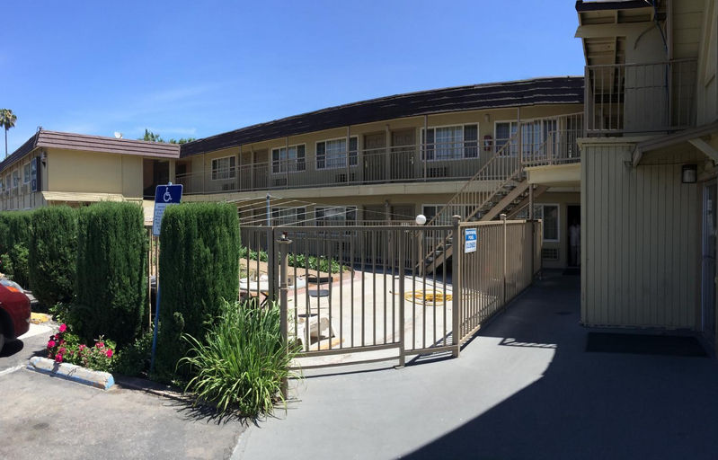 Others 4, Discovery Inn, Stanislaus