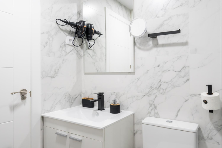Bathroom 2, PALERMO ROOMs & HOTELs, Madrid