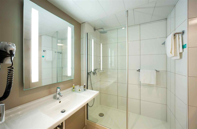 Bathroom 4, Mercure Angers Centre De Congres, Maine-et-Loire