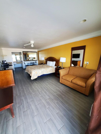 Bedroom 3, Deluxe Inn And Suites, Willacy