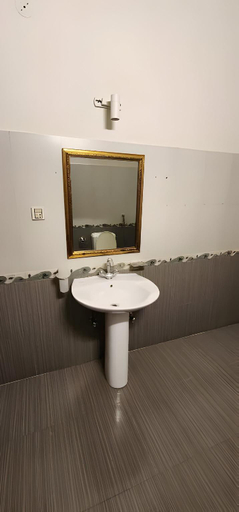 Bathroom 3, Red Fort Hotel Gulberg, Lahore