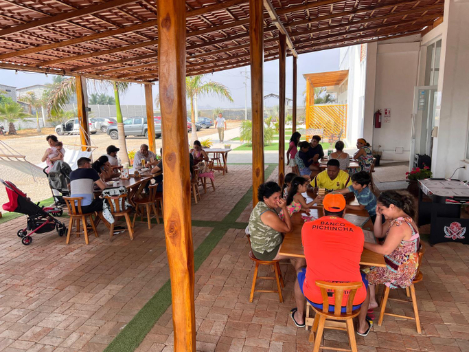 Food & Drinks 4, Ohana Beach Hotel, Playas