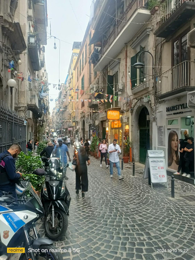 Others 3, Da Francy B&b, Napoli