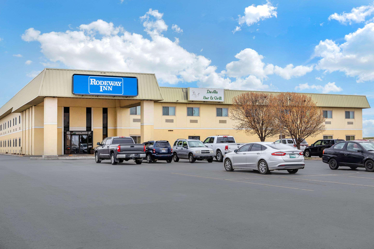 Exterior & Views 2, Rodeway Inn Hutchinson Area, Reno