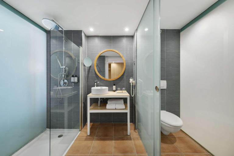 Bathroom, Occidental Cala Viñas, Baleares