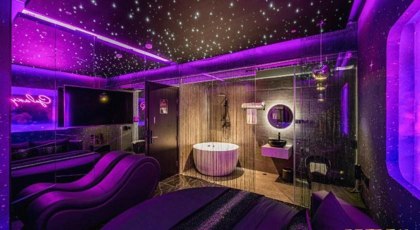 Sport & Beauty, Pharaon Hotel 3, District 10