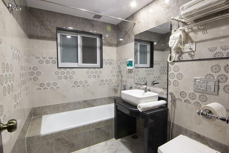 Bathroom 4, Hotel Lake Star, Gandaki