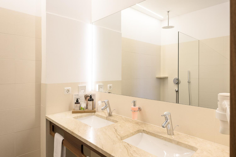 Bathroom 4, Hotel Madatsch, Bolzano