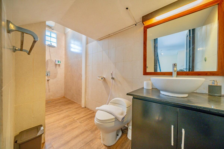 Bathroom 4, Villa Cahaya Berlian, Badung
