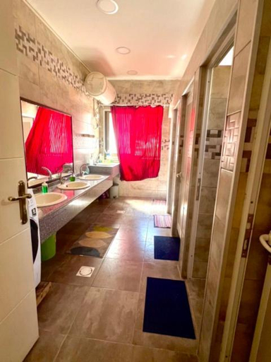 Bathroom, Darna Hostel, Wadi Essier