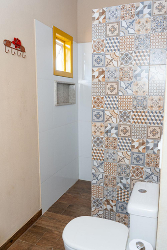 Bathroom 3, Suites em pousada com piscina climatizada e cafe da manha - Cerrado 07, Pirenópolis