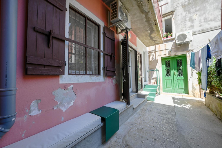 Others 5, House Grisia 33, Rovinj