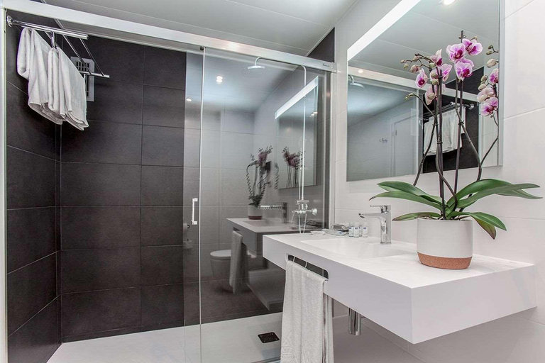 Bathroom 4, Aparthotel Atenea Barcelona, Barcelona
